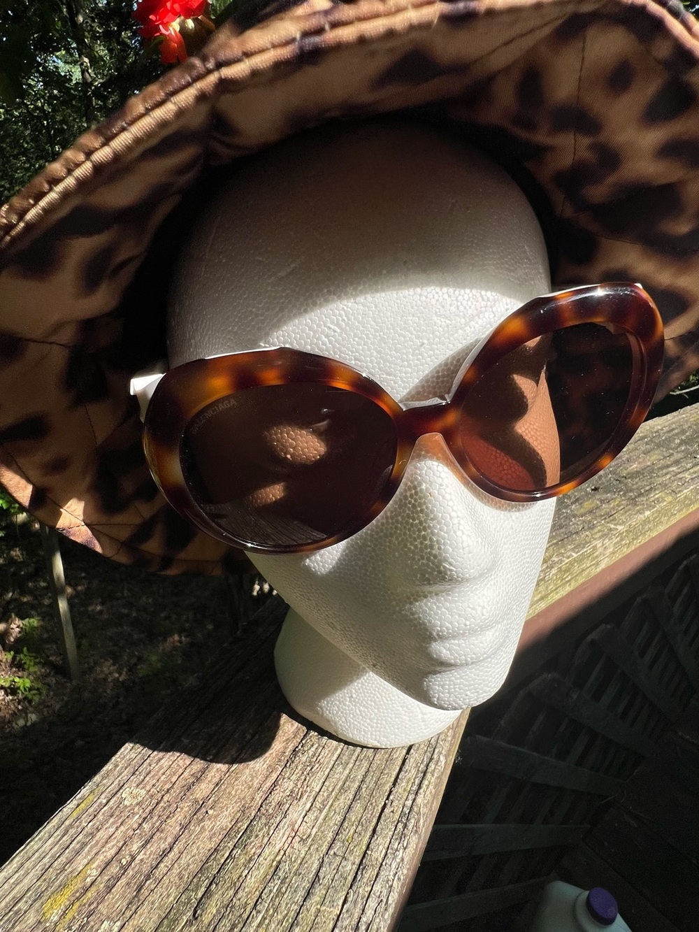 Balenciaga Tortoiseshell Round Sunglasses with Brown Lenses
